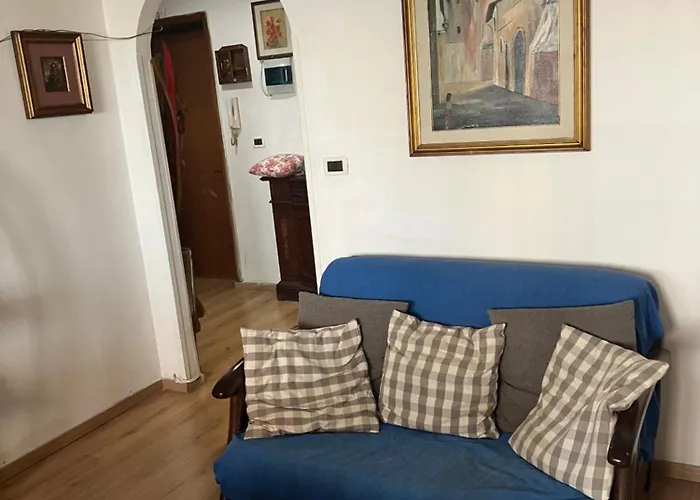 Casa de hóspedes Gaia 2 *